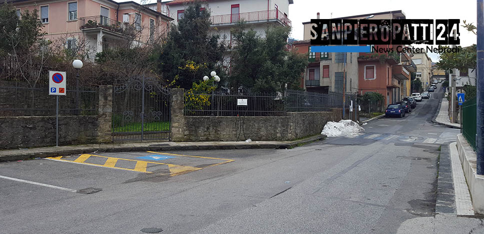 SAN PIERO PATTI – Arriva la targa ad Helle Busacca e spariscono i cassonetti per i rifiuti