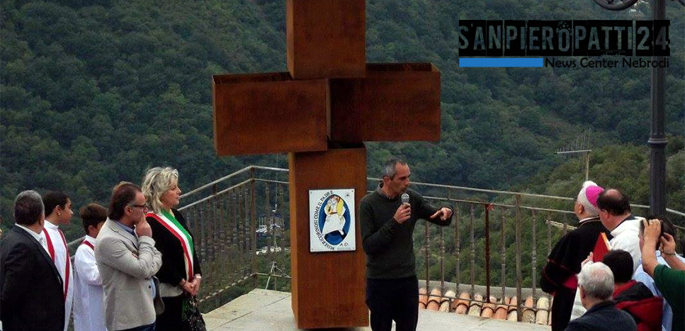 RACCUJA – Tra sacro e profano: la Croce d’Arte di Giuseppe Scarcella. Benedetta dal Vescovo Mons. Ignazio Zambito