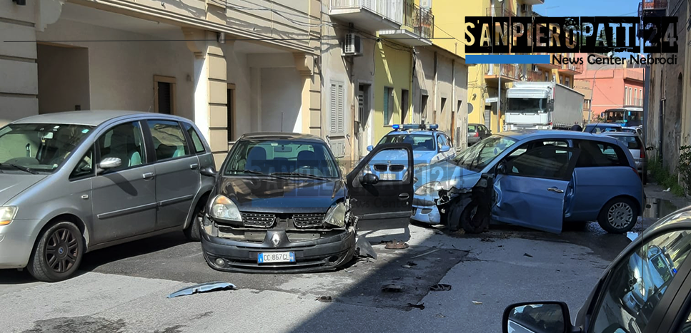PATTI – Incidente stradale sulla Via Cristoforo Colombo. 3 feriti fra cui un bambino.